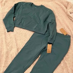 Girlfriend Collective 50/50 Sweatshirt and Sweatpants Set Size Large